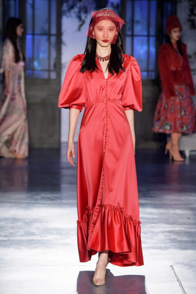 Коралловое платье 2020: с чем носить модные новинки Коралловое платье 2020: с чем носить модные новинки