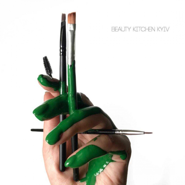 Как стать мастером маникюра и хорошо зарабатывать