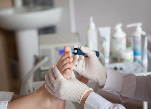 Как делать аппаратный педикюр (пошагово)