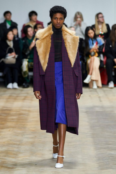 8 модных моделей синих юбок 2019-2020 года 8 модных моделей синих юбок 2019-2020 года