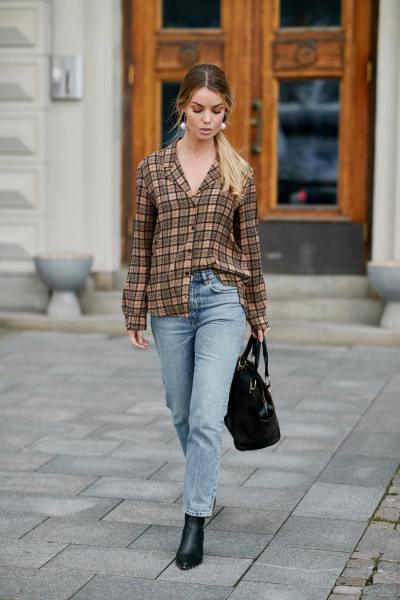 С чем носить джинсы мом – модные образы 2020 С чем носить джинсы мом – модные образы 2020