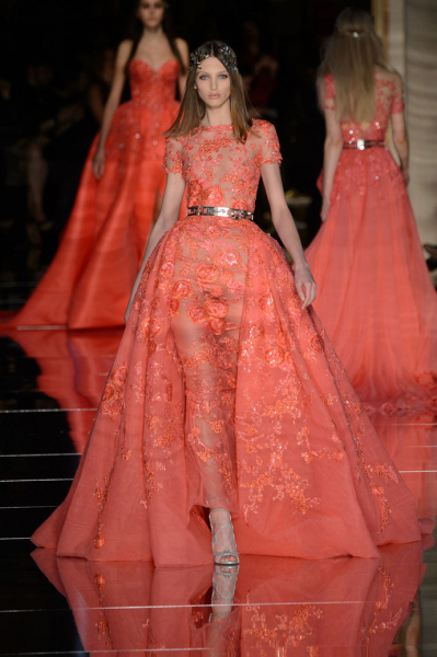 Коралловое платье 2020: с чем носить модные новинки Коралловое платье 2020: с чем носить модные новинки