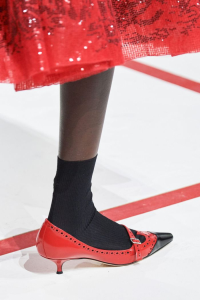 Коралловое платье 2020: с чем носить модные новинки Коралловое платье 2020: с чем носить модные новинки