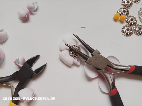 Колье из фоамирана с цветами яблони своими руками Колье из фоамирана с цветами яблони своими руками