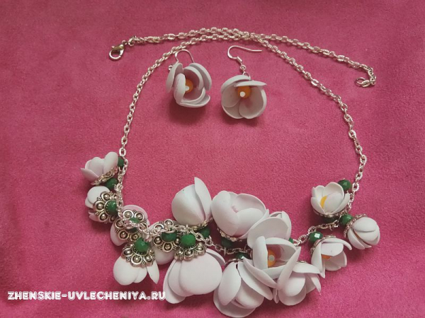 Колье из фоамирана с цветами яблони своими руками Колье из фоамирана с цветами яблони своими руками
