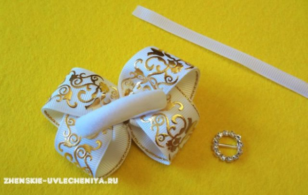 Школьные резинки из лент для новичков в пошаговом уроке с фото