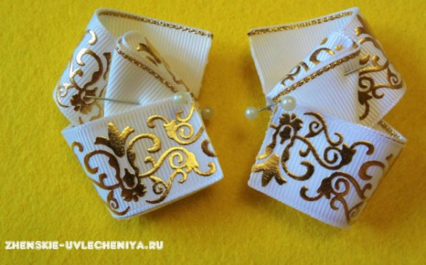 Школьные резинки из лент для новичков в пошаговом уроке с фото
