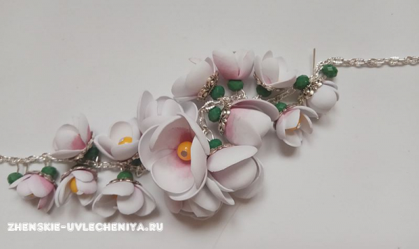 Колье из фоамирана с цветами яблони своими руками Колье из фоамирана с цветами яблони своими руками