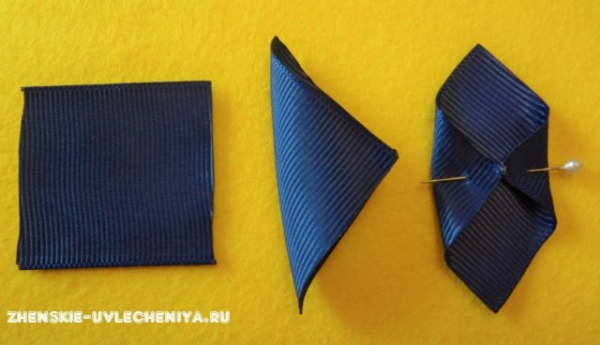 Заколка канзаши из лент для старшеклассниц в сине-белой цветовой гамме
