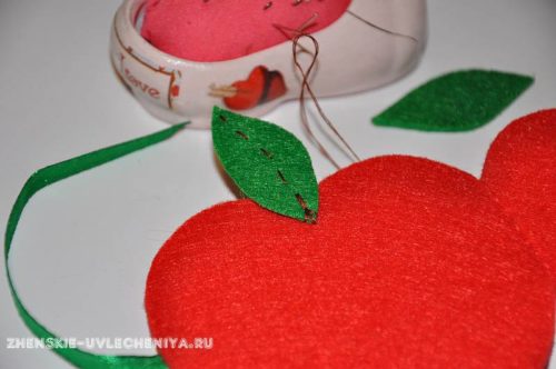 Игольница из фетра своими руками в виде книжки для ленивых