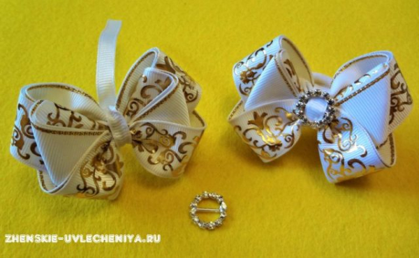 Школьные резинки из лент для новичков в пошаговом уроке с фото